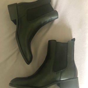 Vernetta Chelsea Boot
